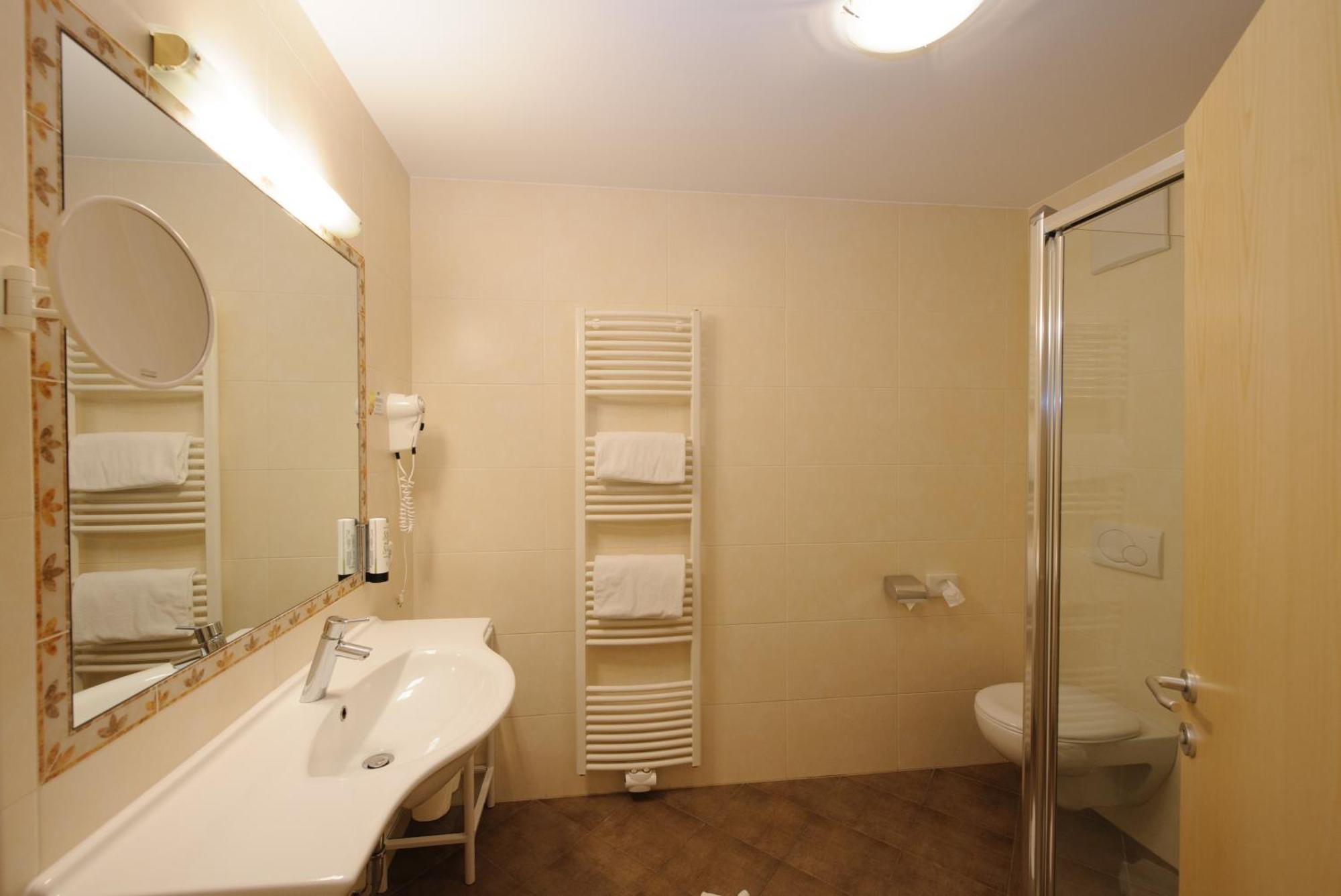 Landhotel Latscherhof Coldrano Exterior photo
