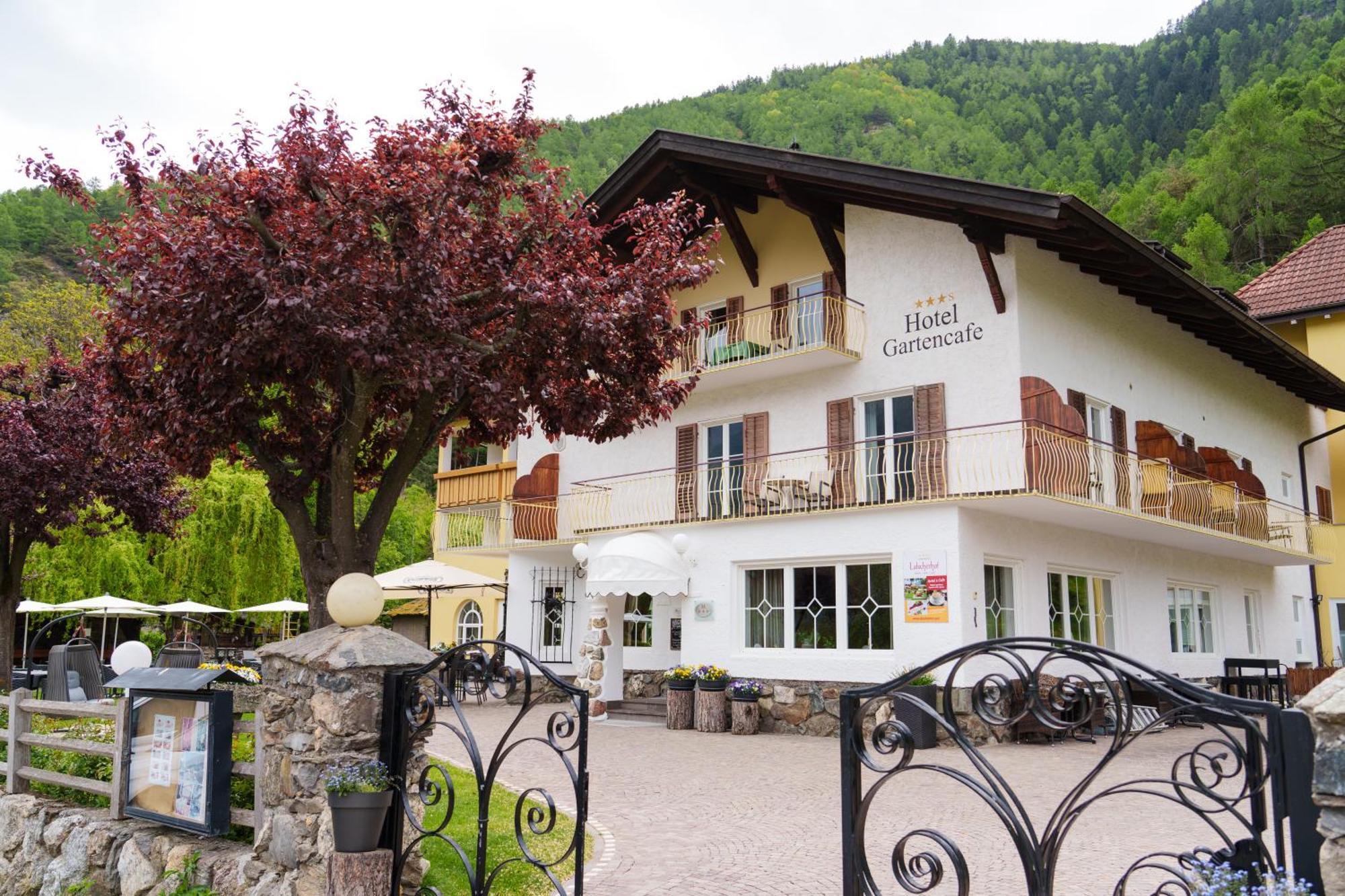Landhotel Latscherhof Coldrano Exterior photo